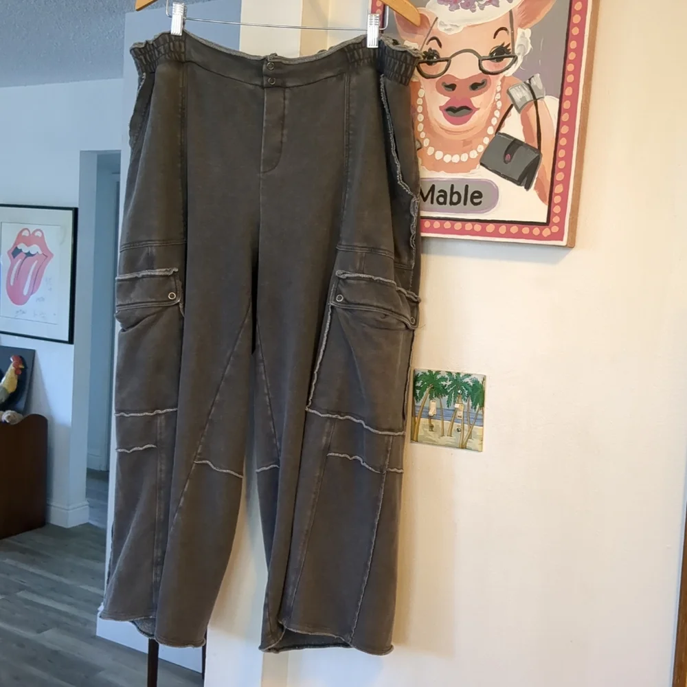 Women's Gray Cargo Pants - Picture 3 of 10